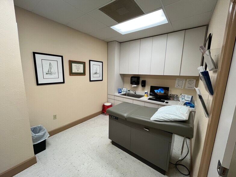 4224 N Tampania Ave, Tampa, FL à vendre - Photo intérieure - Image 2 de 11