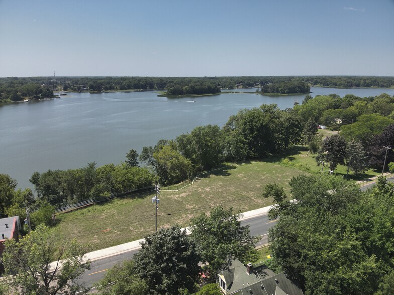 111 N Main St, Center City, MN à vendre - Photo du bâtiment - Image 1 de 5