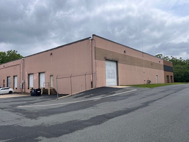 301 Ruthar Dr, Newark, DE for lease - Building Photo - Image 2 of 14