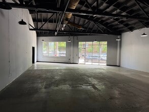 535 NE 28th Ave, Portland, OR for lease Interior Photo- Image 1 of 3