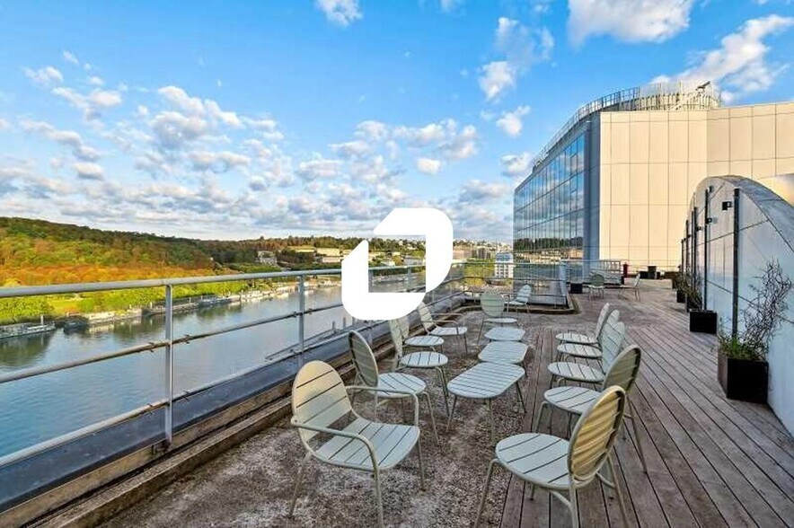 Office in Boulogne-Billancourt for lease - Building Photo - Image 2 of 10