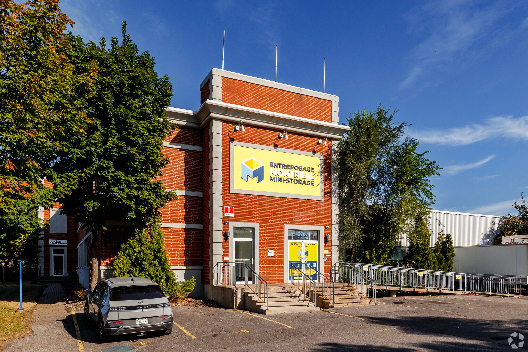 2707 Av Dollard, Montréal, QC for sale Primary Photo- Image 1 of 1