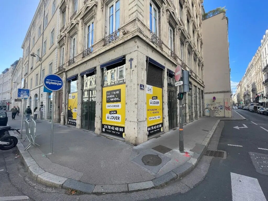 Commerce de détail dans Lyon à louer Photo du bâtiment- Image 1 de 7