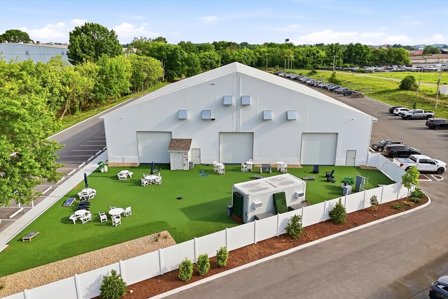 10001 Kingston Pike, Knoxville, TN for lease - Building Photo - Image 2 of 26