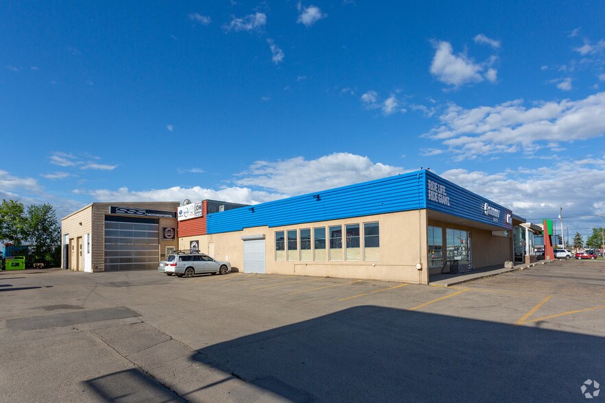 9833 63 Ave NW, Edmonton, AB à vendre - Photo du bâtiment - Image 1 de 1
