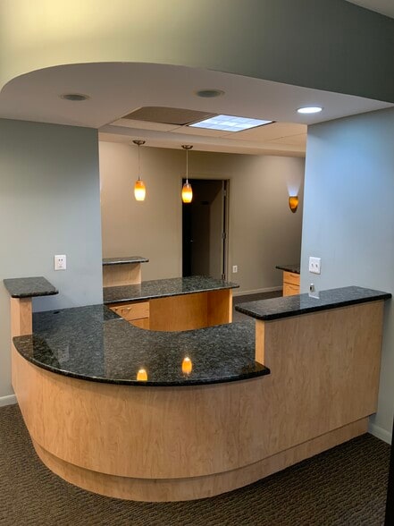 1640 Axtell Dr, Troy, MI for sale - Interior Photo - Image 2 of 5