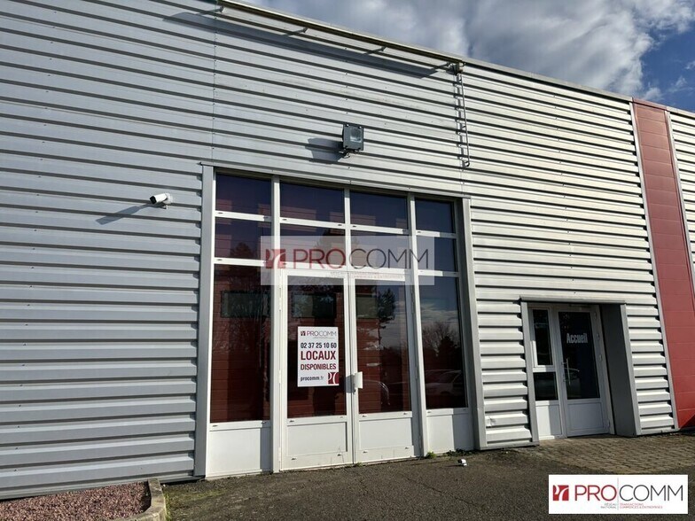 Flex in Chartres for lease - Building Photo - Image 1 of 14