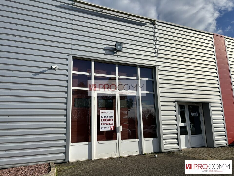 Flex in Chartres for lease Building Photo- Image 1 of 15