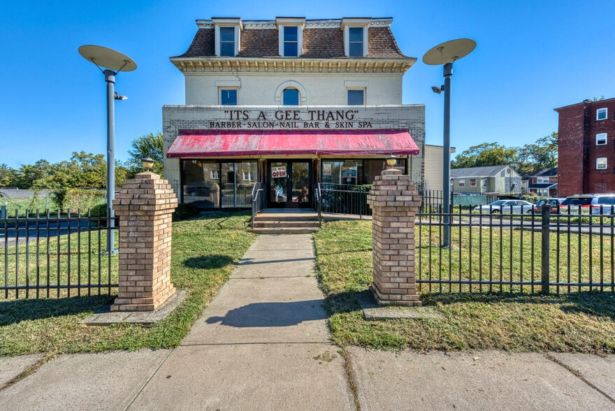 2404 Main St, Hartford, CT for sale - Building Photo - Image 2 of 33