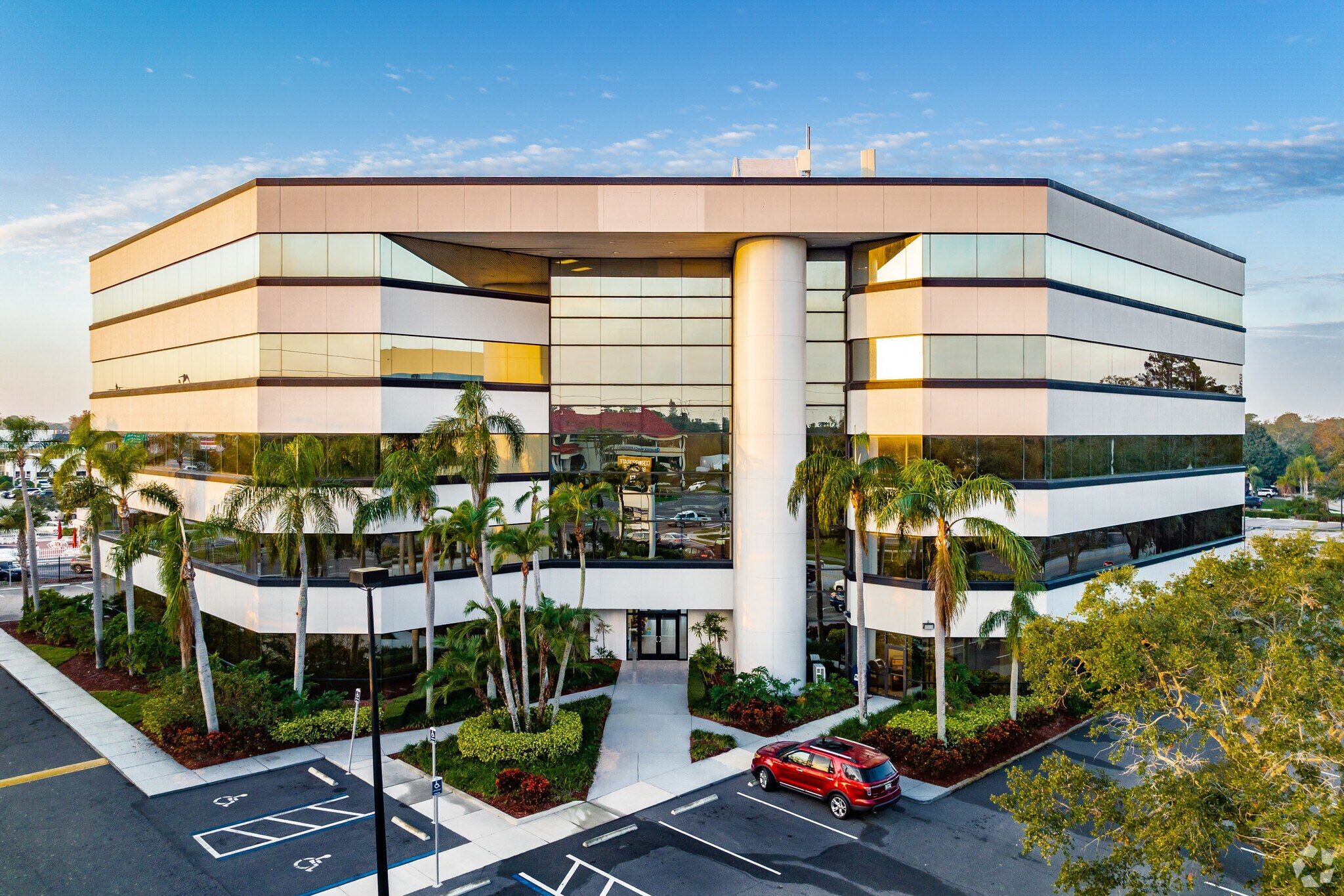 28050 US Hwy 19 N, Clearwater, FL à louer Photo principale- Image 1 de 19