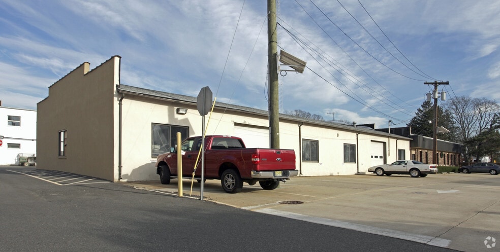 401-403 Cleveland Ave, Highland Park, NJ for lease - Building Photo - Image 2 of 4