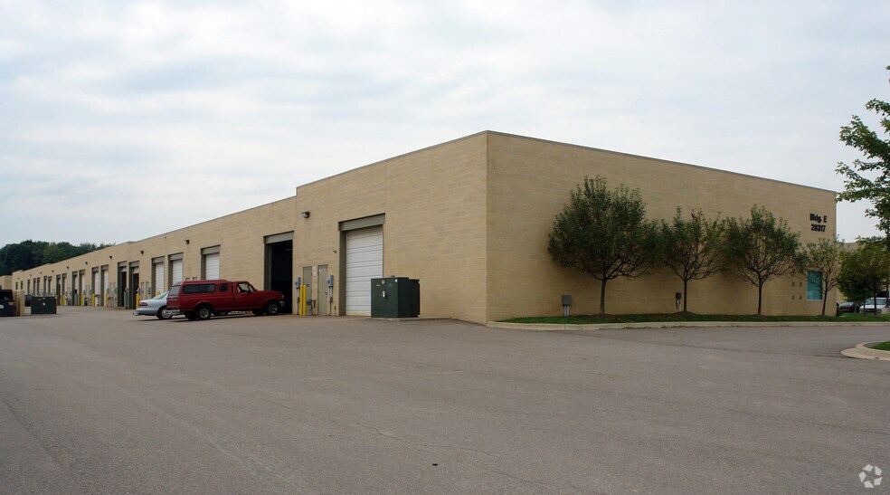 28317 Beck Rd, Wixom, MI for lease - Building Photo - Image 3 of 16