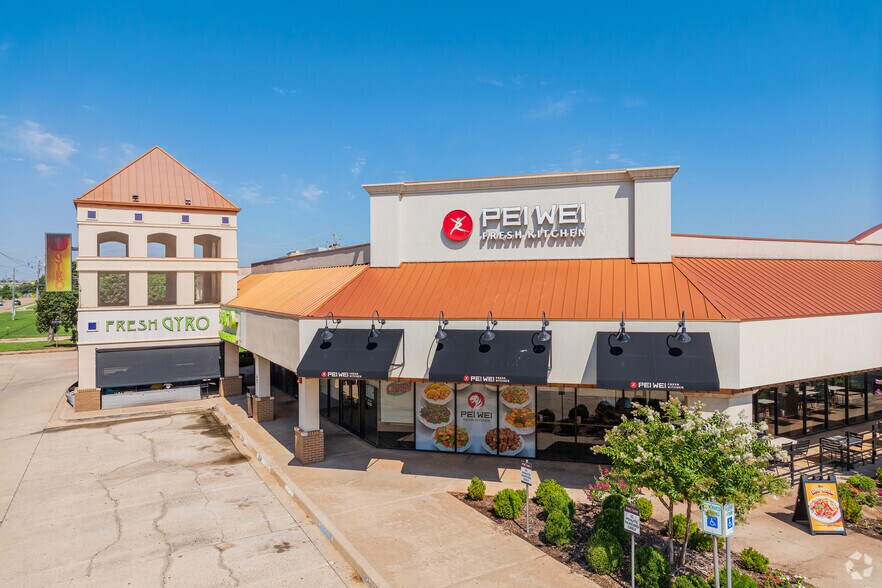 4401 W Memorial Rd, Oklahoma City, OK à louer - Photo du bâtiment - Image 3 de 21