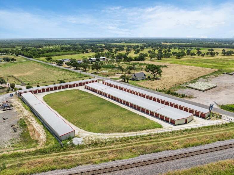193 E Hilltop Rd, Elm Mott, TX for sale - Building Photo - Image 3 of 9