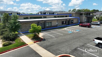 800 SE Plaza Ave, Bentonville, AR for lease Building Photo- Image 2 of 5