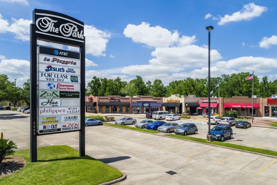 3809 Ambassador Caffery Pky, Lafayette, LA à vendre - Photo du bâtiment - Image 1 de 1