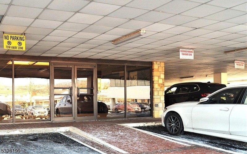 1035 Rt 46 E, Clifton, NJ à vendre - Photo du bâtiment - Image 2 de 37