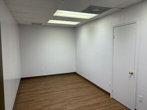 655 N Palm Canyon Dr, Palm Springs, CA à louer Photo intérieure- Image 2 de 5