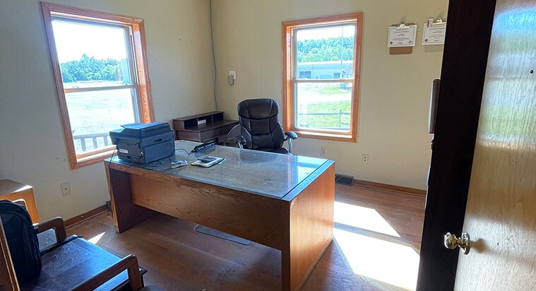 2960 Cox Rd, Blackstone, VA à vendre - Photo du bâtiment - Image 3 de 9