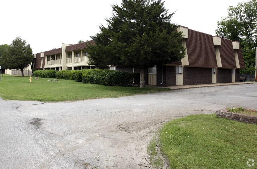 5623 S Quincy Ave, Tulsa, OK à vendre - Photo du bâtiment - Image 2 de 55