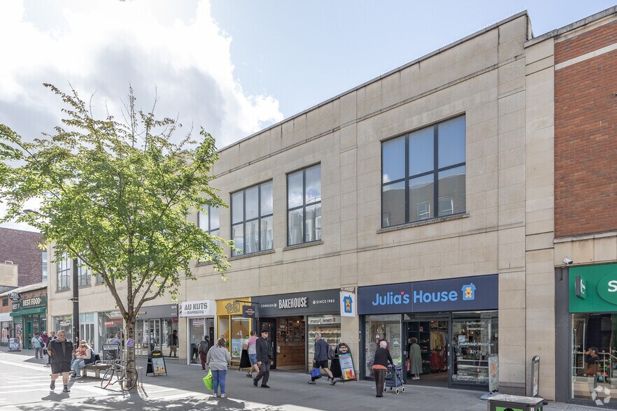 55-61 Regent St, Swindon à louer - Photo du bâtiment - Image 2 de 3