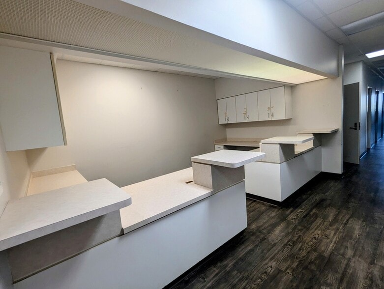 3600 William D Tate Ave, Grapevine, TX for lease - Interior Photo - Image 3 of 13