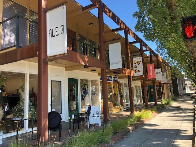 811 E Burnside St, Portland, OR à louer - Photo du bâtiment - Image 2 de 11