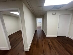 145 Madeira Ave, Coral Gables, FL for lease Interior Photo- Image 2 of 8