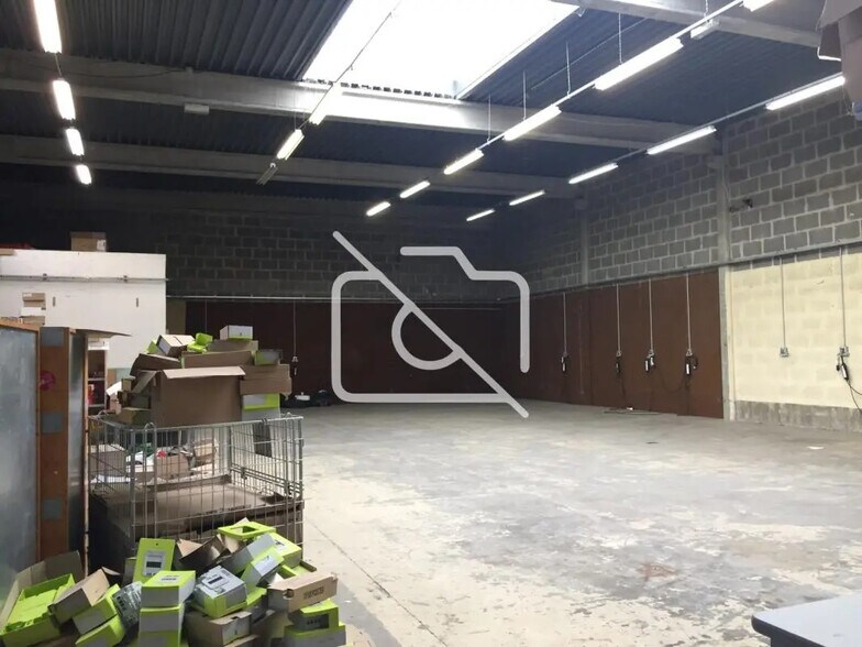 Flex in Noisy-le-Grand for lease - Interior Photo - Image 1 of 12