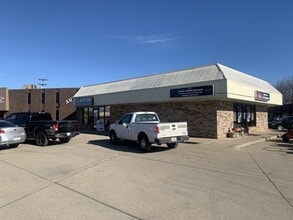 33960-34100 Groesbeck Hwy, Clinton Township, MI à louer Photo du bâtiment- Image 1 de 10