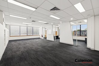 9 Deane St, BURWOOD à louer Photo intérieure- Image 2 de 7