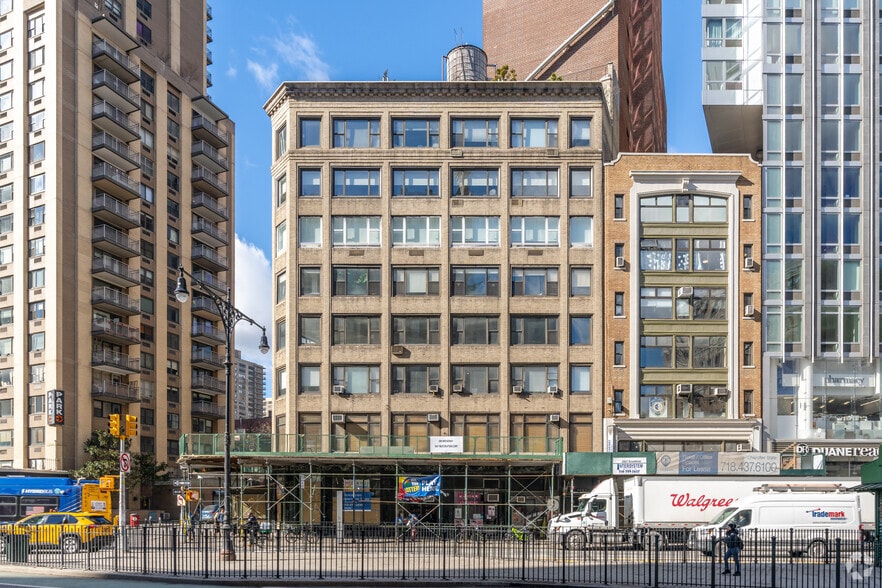2061-2065 Broadway, New York, NY à vendre - Photo du bâtiment - Image 2 de 4