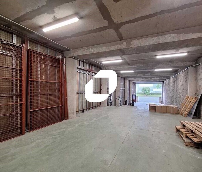 Flex in Wissous for lease - Building Photo - Image 3 of 9