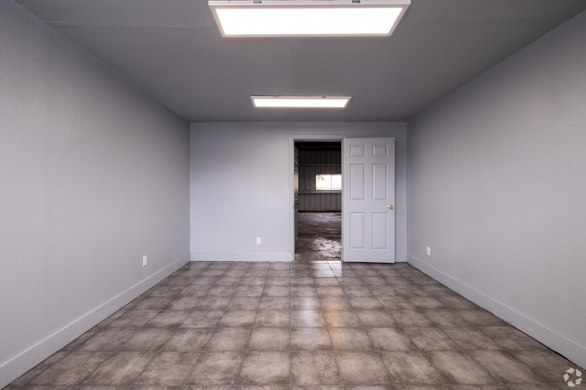 7676 N I-45, Houston, TX for lease Interior Photo- Image 1 of 3