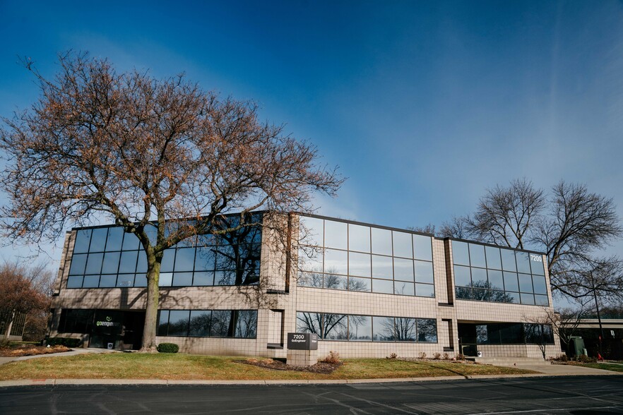 7200 Metro Blvd, Edina, MN for lease - Building Photo - Image 1 of 7