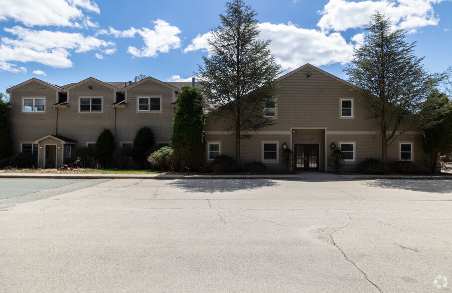 123 Oak Hill Rd, Westford, MA for lease - Primary Photo - Image 1 of 23