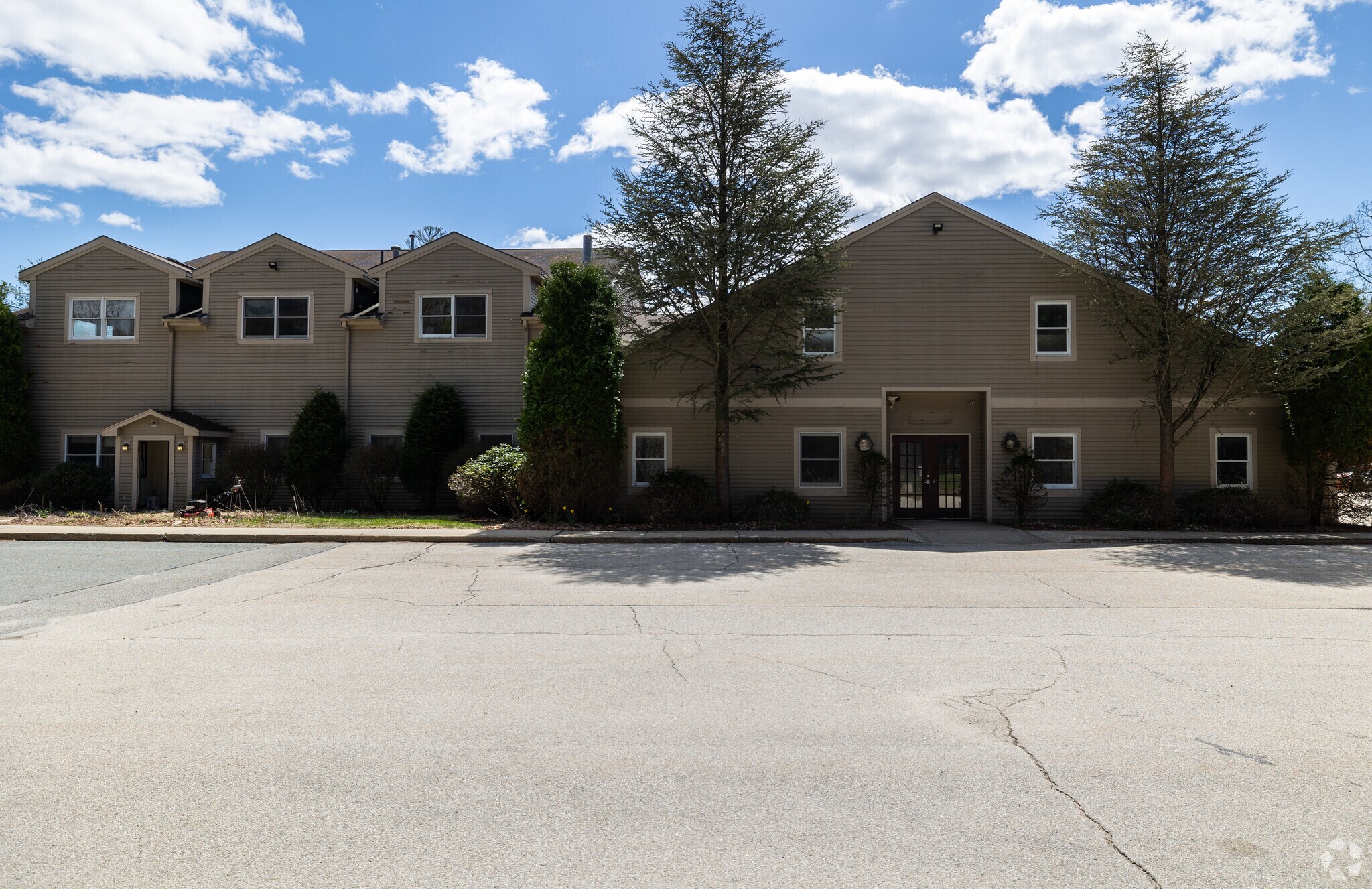 123 Oak Hill Rd, Westford, MA for lease Primary Photo- Image 1 of 24