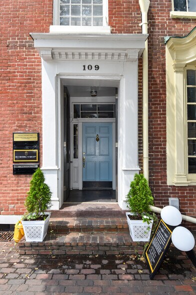 109 S Fairfax St, Alexandria, VA à vendre - Photo du bâtiment - Image 2 de 72