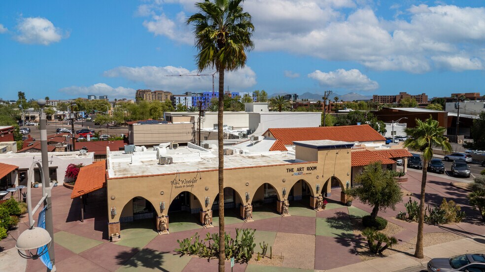 7050-7058 E Main St, Scottsdale, AZ à vendre - Photo du bâtiment - Image 2 de 3