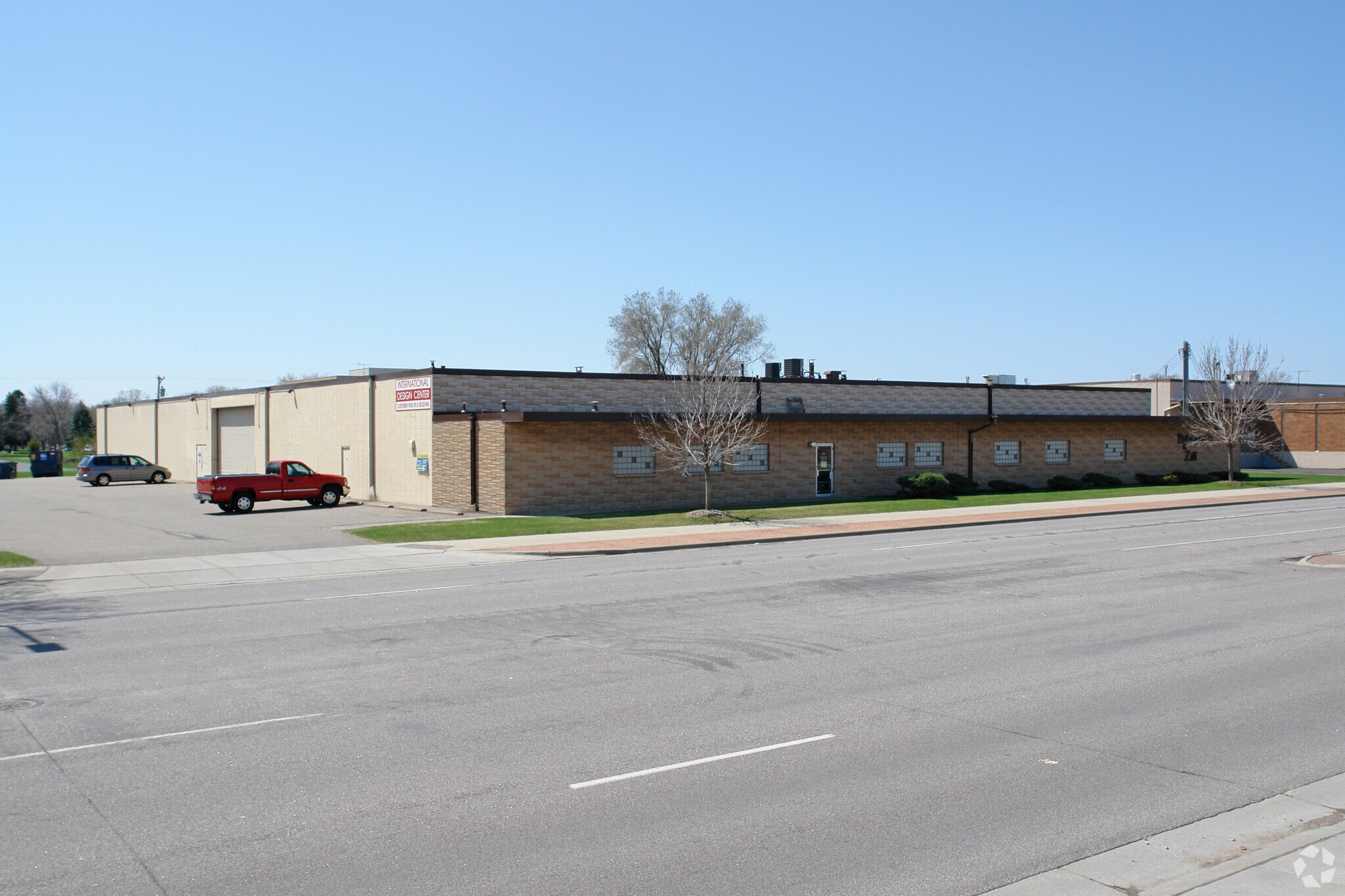1055 E American Blvd, Bloomington, MN for lease Primary Photo- Image 1 of 6