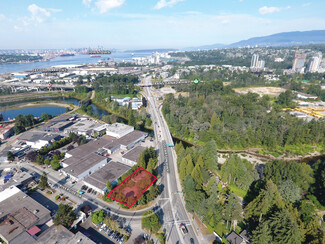 Plus de détails pour 165 W Riverside Dr, North Vancouver, BC - Terrain à vendre