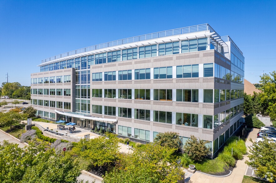 4000 Chemical Rd, Plymouth Meeting, PA for lease - Building Photo - Image 2 of 10