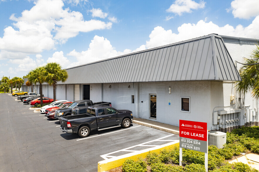 2400-2414 Gelman Pl, Tampa, FL for lease - Primary Photo - Image 2 of 3