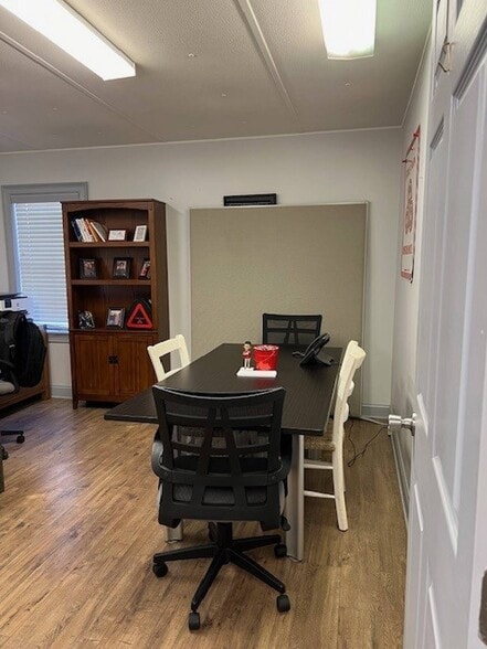 1747-1749 Oxmoor Rd, Birmingham, AL for sale - Interior Photo - Image 3 of 7