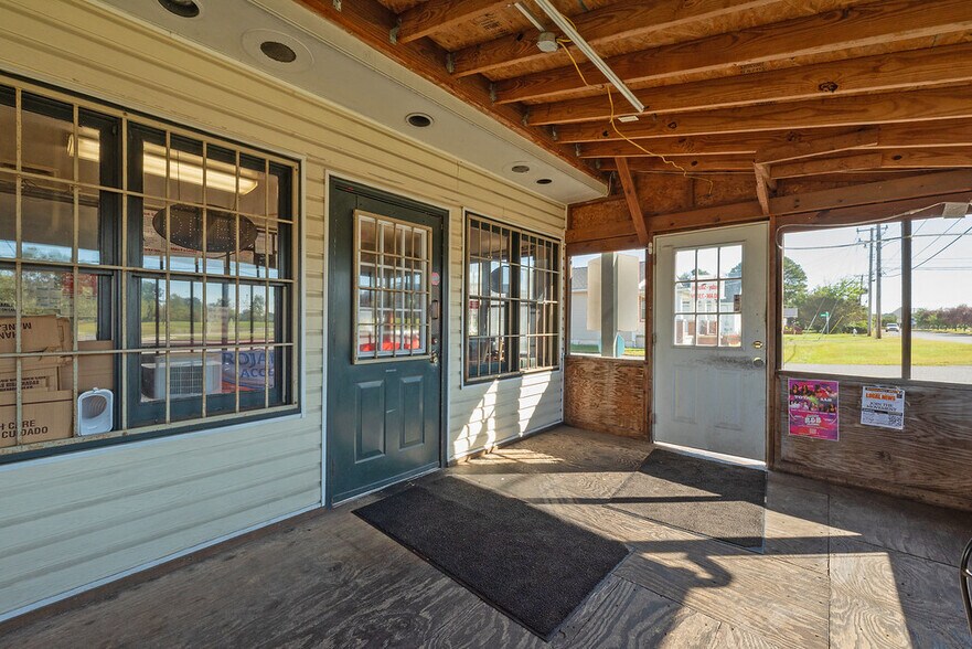 3608 E River Rd, South Chesterfield, VA à vendre - Photo du bâtiment - Image 3 de 17