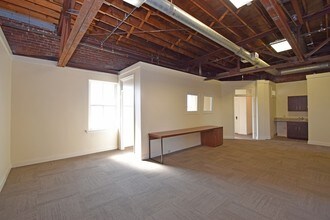 33 E 7th St, Covington, KY for lease Interior Photo- Image 2 of 4