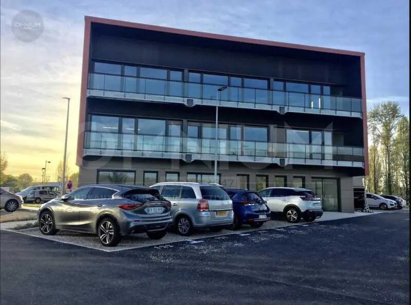 Bureau dans Beynost à louer Photo du bâtiment- Image 1 de 6