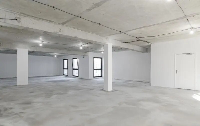 37 Rue Adam Ledoux, Courbevoie for sale Interior Photo- Image 1 of 2