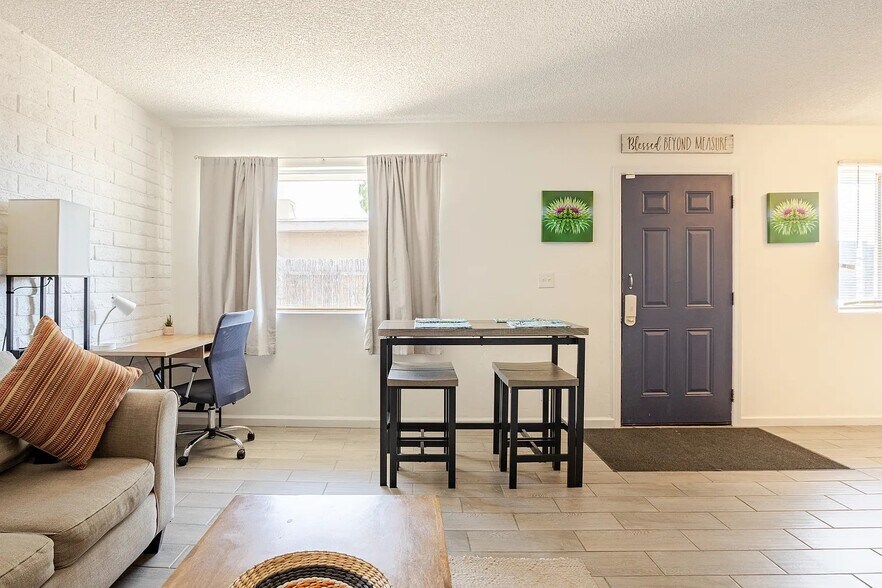 7031 N 80th Ave, Glendale, AZ à vendre - Photo du bâtiment - Image 2 de 19