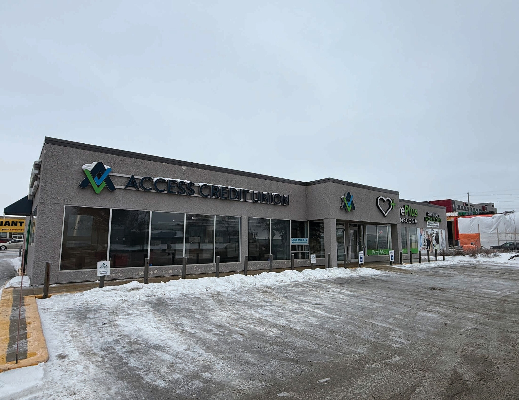 850 Regent Av W, Winnipeg, MB for lease Primary Photo- Image 1 of 5